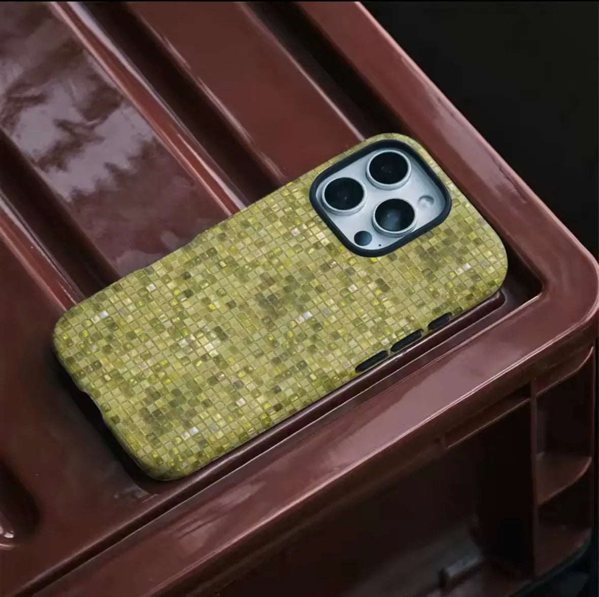 COQUE IPHONE MOSAÏQUE VERTE | Coque Y2K Design Rétro Futuriste Muses Galerie